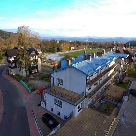 Azalia Проживание в семье *