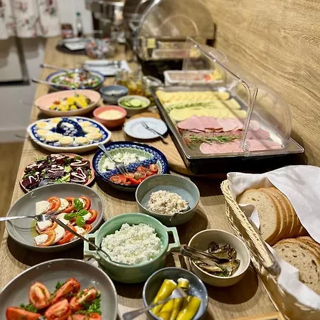 Azalia Проживание в семье