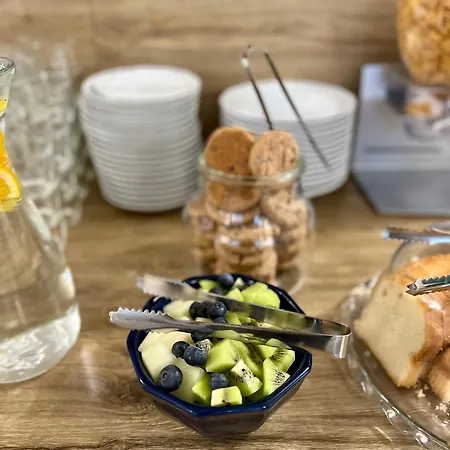 Azalia Проживание в семье Карпач